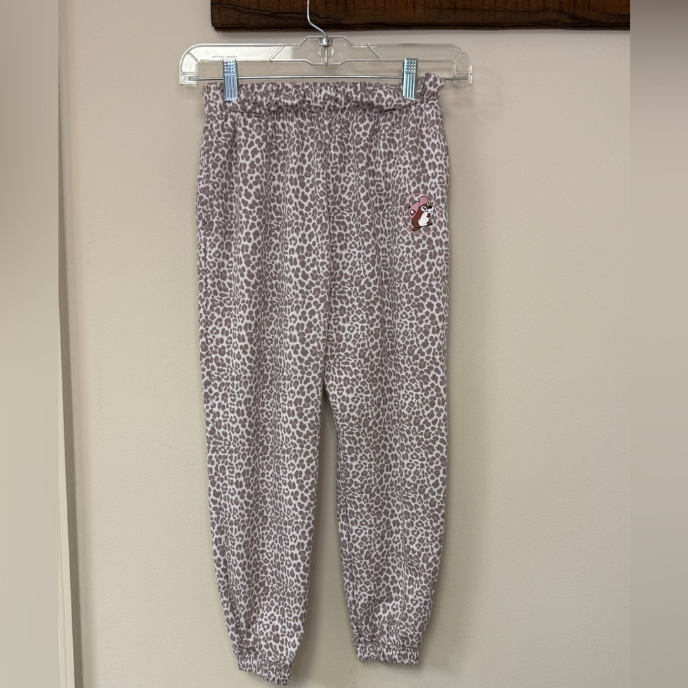 Buc-ees: Girl's Leopard Print Joggers with Pink Buc-ees Logo, Size YS